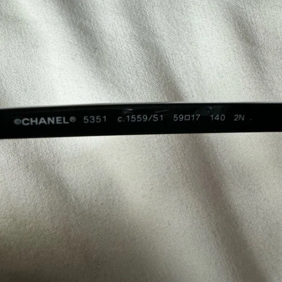 NWT -Chanel Red &Black Sunglasses - Picture 5 of 9